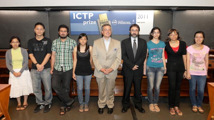 US Ambassador to UNESCO David Killion with ICTP Director Fernando Quevedo and diploma students